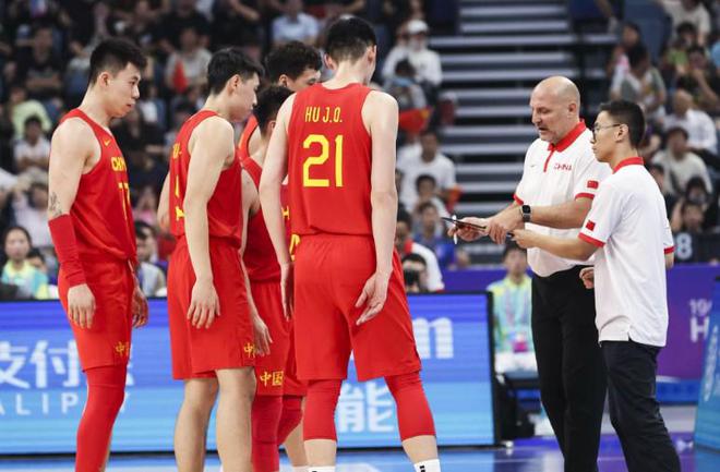 记者：中国男篮6月中旬在上海集中，并计划参加NBA夏季联赛